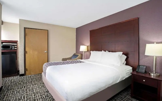 photo 2 of Holiday Inn Express Denver Aurora Medical Center