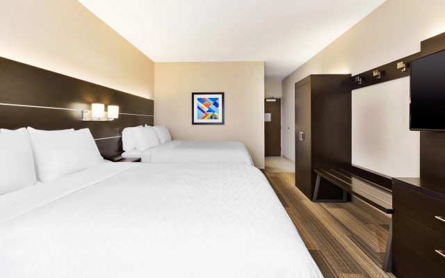 photo 3 of Holiday Inn Express Detroit-Warren by IHG