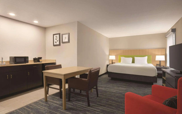 photo 5 of Country Inn & Suites by Radisson, Dunn, NC