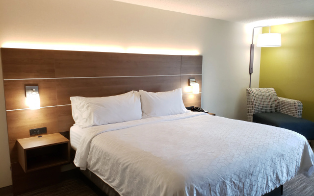 photo 2 of Holiday Inn Express Edgewood-Aberdeen-Bel Air by IHG