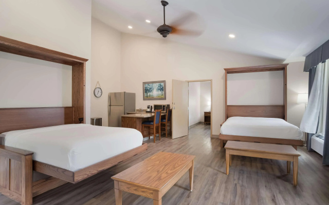photo 4 of SureStay Plus by Best Western Elizabethtown Lancaster