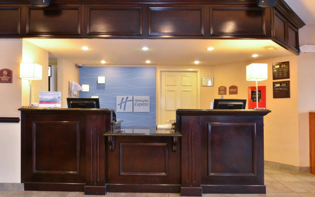 photo 2 of Holiday Inn Express Farmington - Bloomfield by IHG