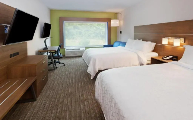 photo 3 of Holiday Inn Express Fayetteville