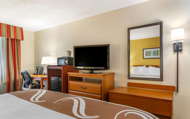photo 4 of Quality Inn Fayetteville near Historic Downtown Square