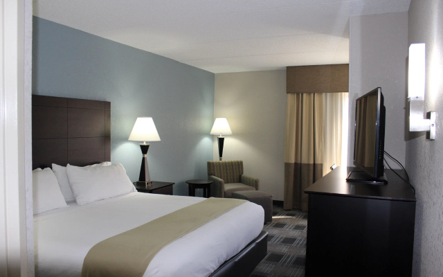 photo 3 of Holiday Inn Express Forsyth by IHG