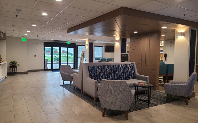 photo 2 of Holiday Inn Express & Suites Ft. Lauderdale N - Exec Airport by IHG