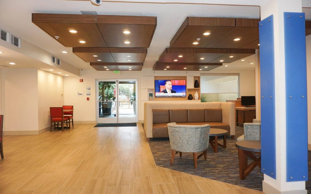photo 2 of Holiday Inn Express Fremont-Milpitas Central by IHG