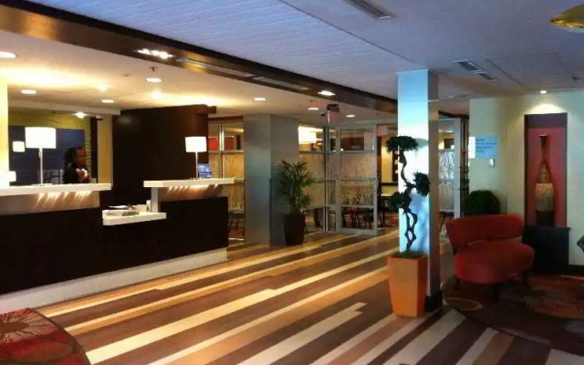 photo 2 of Holiday Inn Express Ft Lauderdale Convention Center - Cruise