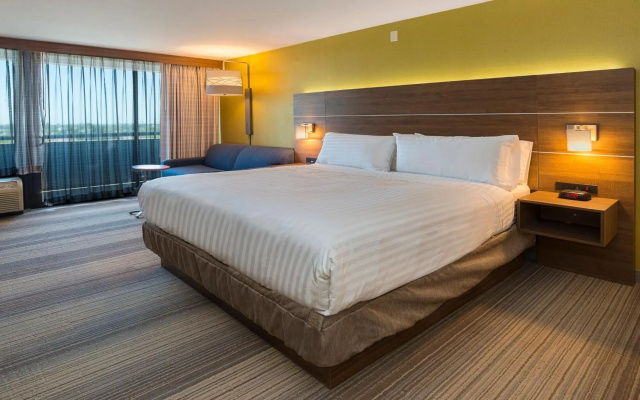 photo 4 of Holiday Inn Express Fullerton - Anaheim by IHG