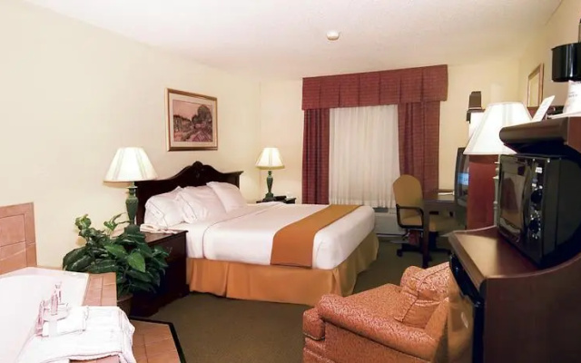 photo 4 of Holiday Inn Express Fulton