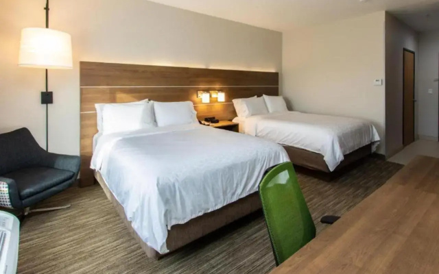 photo 3 of Holiday Inn Express Galleria Area