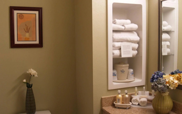 photo 4 of Holiday Inn Express & Suites Garden Grove-Anaheim South