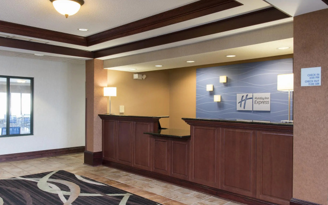 photo 2 of Holiday Inn Express Gas City by IHG