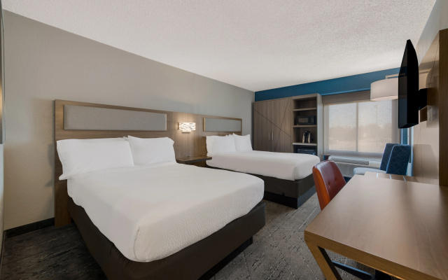photo 3 of Holiday Inn Express Hampton - Coliseum Central by IHG