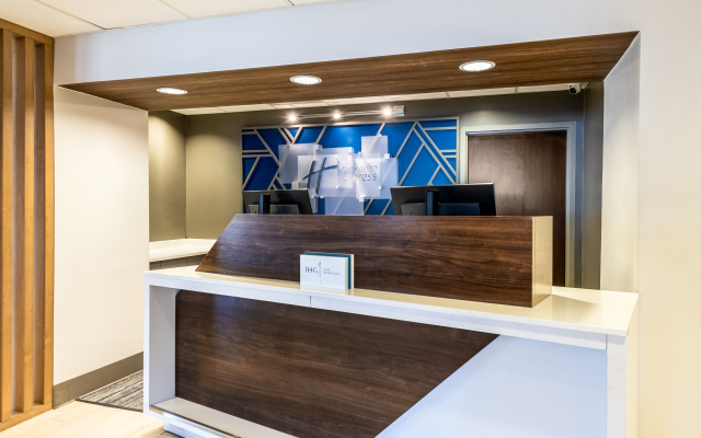 photo 5 of Holiday Inn Express Hampton - Coliseum Central by IHG
