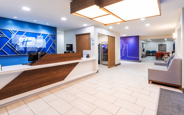 photo 2 of Holiday Inn Express Harvey-Marrero by IHG