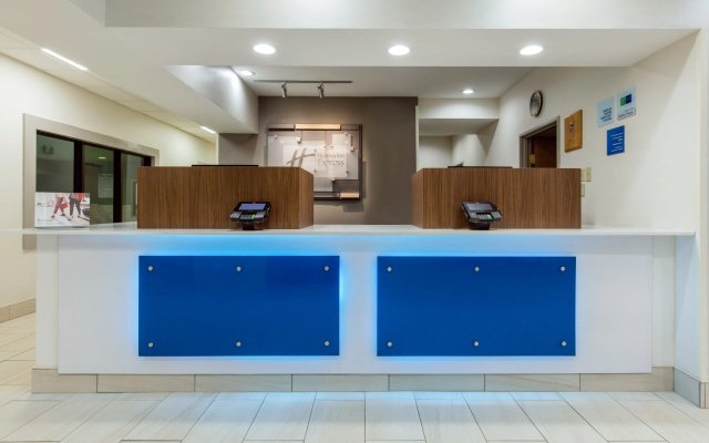 photo 2 of Holiday Inn Express Henderson N Evansville South by IHG