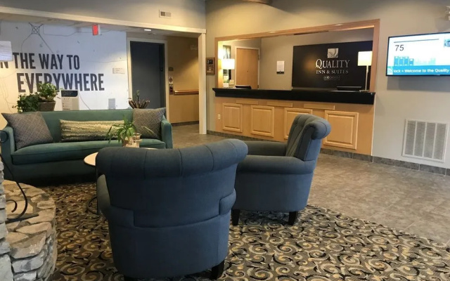 photo 2 of Holiday Inn Express Hendersonville-Flat Rock