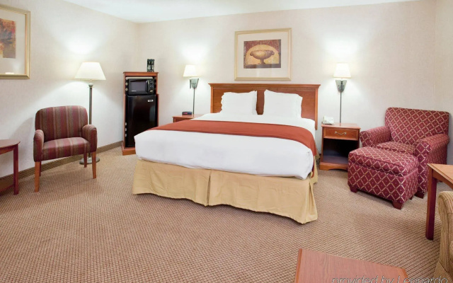 photo 3 of Seasons Inn & Suites Highland