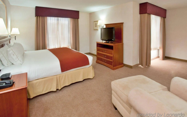 photo 5 of Seasons Inn & Suites Highland