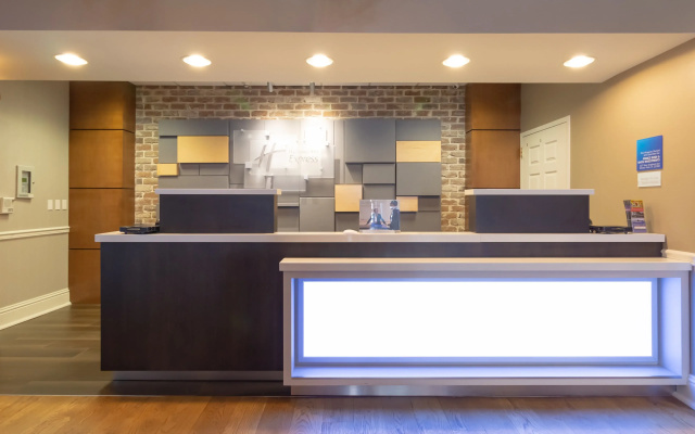 photo 2 of Holiday Inn Express Savannah - Historic District by IHG