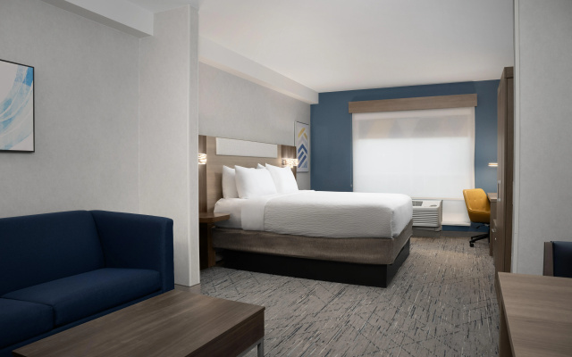 photo 4 of Holiday Inn Express & Suites Alexandria - Fort Belvoir by IHG