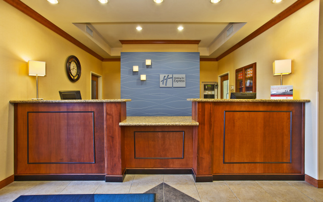 photo 2 of Holiday Inn Express Hotel & Suites ANDERSON NORTH by IHG