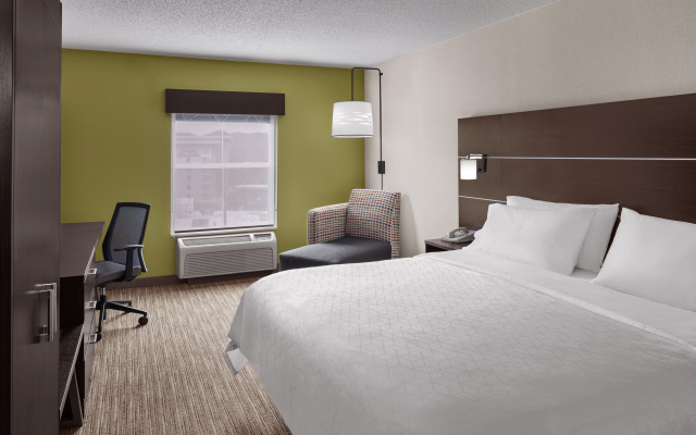 photo 4 of Holiday Inn Express & Suites Asheville SW - Outlet Ctr Area by IHG