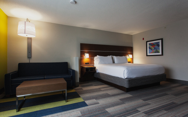 photo 3 of Holiday Inn Express & Suites Atlanta N-Perimeter Mall Area by IHG