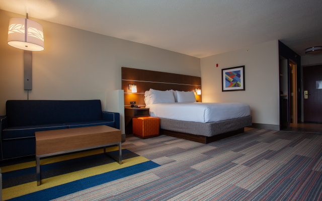 photo 5 of Holiday Inn Express & Suites Atlanta N-Perimeter Mall Area by IHG