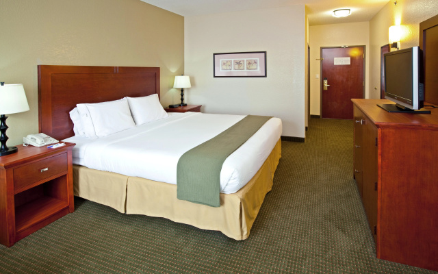 photo 2 of Holiday Inn Express Hotel & Suites Bedford by IHG