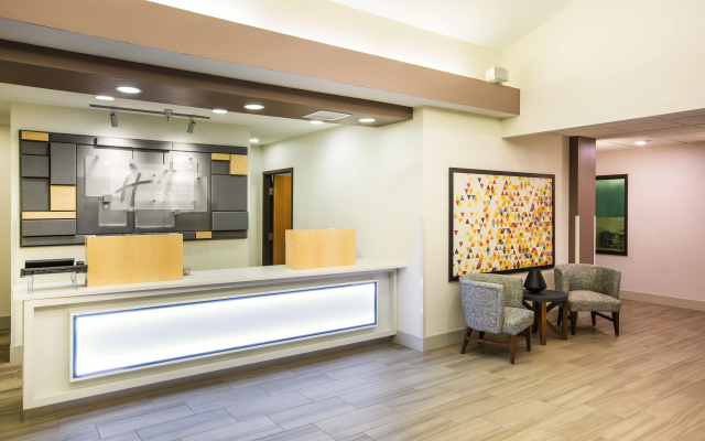 photo 4 of Holiday Inn Express & Suites Bellevue by IHG