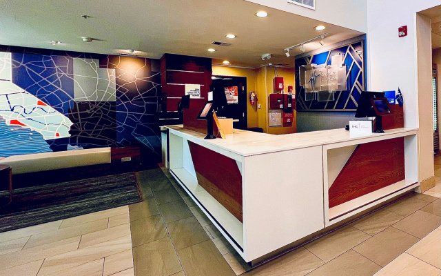 photo 2 of Holiday Inn Express Hotel & Suites Berkeley by IHG