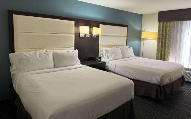 photo 3 of La Quinta Inn & Suites by Wyndham Bessemer