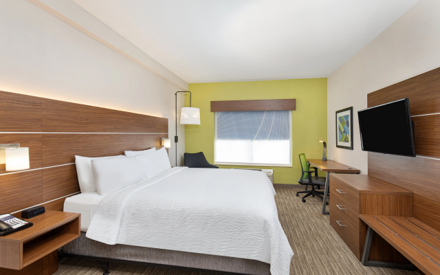 photo 4 of Holiday Inn Express Hotel & Suites Birmingham - Inverness by IHG