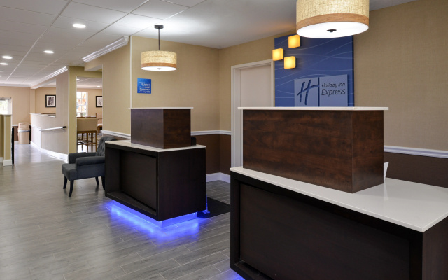 photo 2 of Holiday Inn Express & Suites Naples North - Bonita Springs by IHG