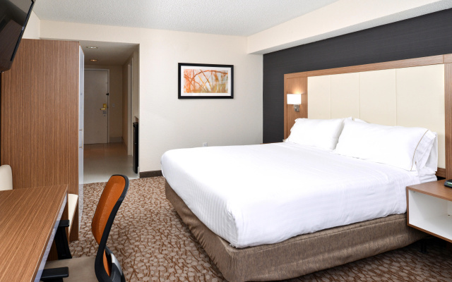 photo 4 of Holiday Inn Express & Suites Naples North - Bonita Springs by IHG