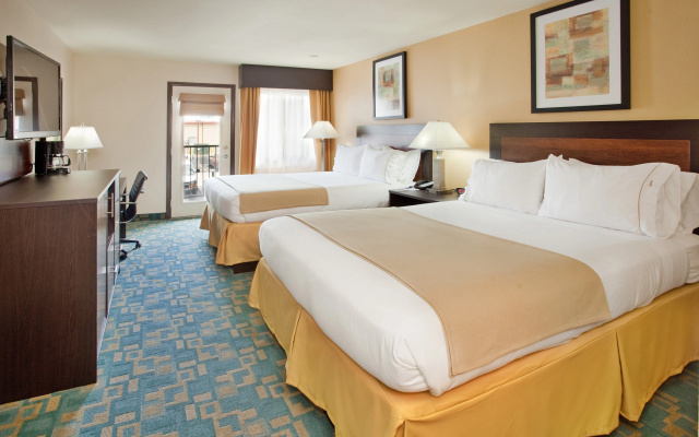 photo 5 of Holiday Inn Express Hotel & Suites Branson 76 Central by IHG