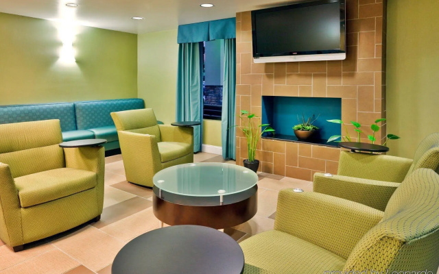 photo 2 of Holiday Inn Express & Suites Nashville - Brentwood I-65 by IHG