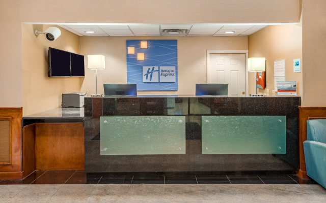 photo 2 of Holiday Inn Express Hotel & Suites Canton by IHG