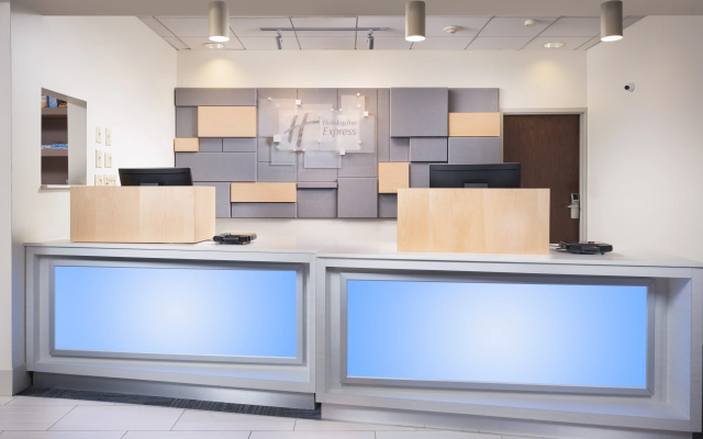 photo 2 of Holiday Inn Express Hotel & Suites Chattanooga Downtown by IHG