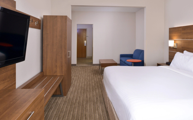 photo 3 of Holiday Inn Express & Suites Chattanooga (East Ridge) by IHG
