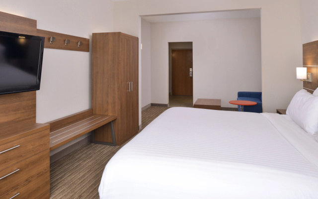 photo 4 of Holiday Inn Express & Suites Chattanooga (East Ridge) by IHG