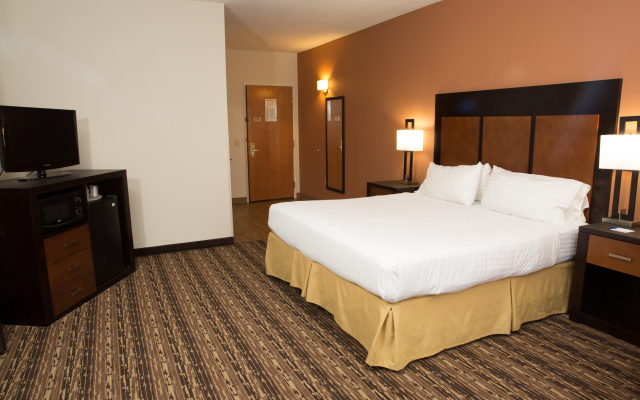 photo 4 of Holiday Inn Express Hotel & Suites Cherokee / Casino by IHG