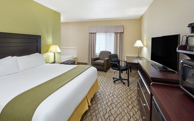 photo 2 of Holiday Inn Express & Suites Chicago-Libertyville by IHG