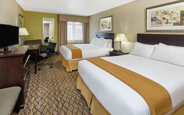 photo 5 of Holiday Inn Express & Suites Chicago-Libertyville by IHG