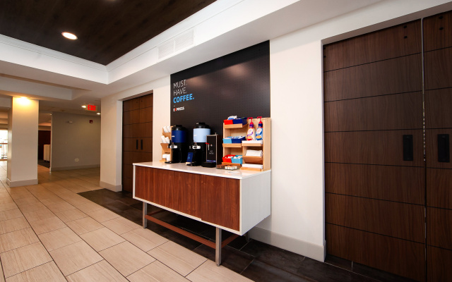 photo 2 of Holiday Inn Express Hotel & Suites Chicago South Lansing by IHG
