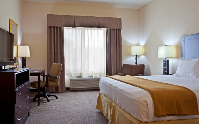 photo 3 of Holiday Inn Express & Suites Chicago West - O'Hare Arpt Area by IHG