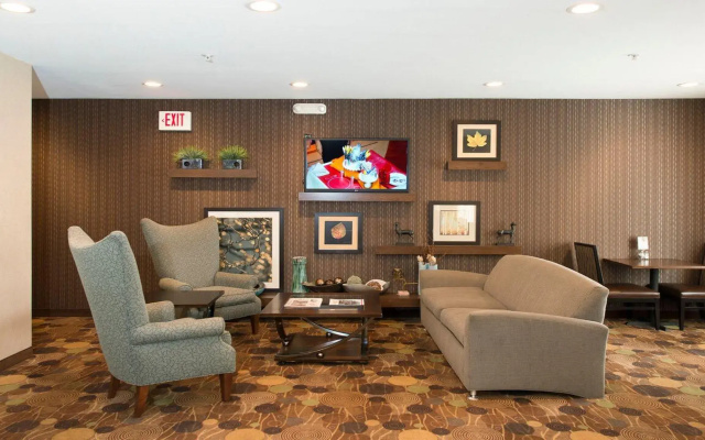 photo 2 of Holiday Inn Express & Suites Chicago-Deerfield/Lincolnshire by IHG