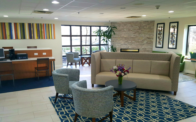 photo 2 of Holiday Inn Express & Suites Milford by IHG